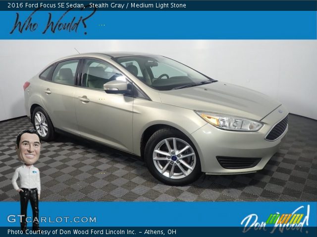 2016 Ford Focus SE Sedan in Stealth Gray