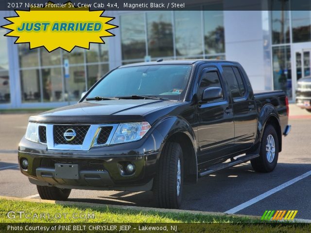 2017 Nissan Frontier SV Crew Cab 4x4 in Magnetic Black