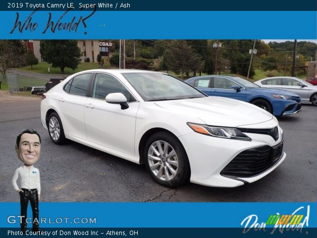 2019 Toyota Camry LE in Super White