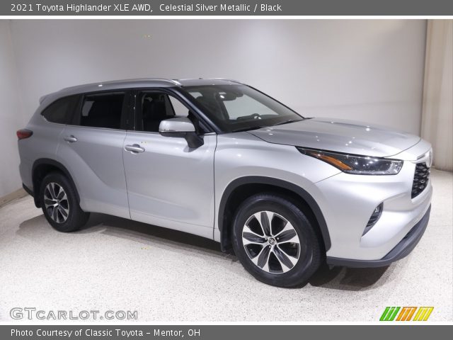 2021 Toyota Highlander XLE AWD in Celestial Silver Metallic