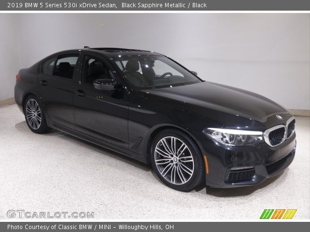 2019 BMW 5 Series 530i xDrive Sedan in Black Sapphire Metallic