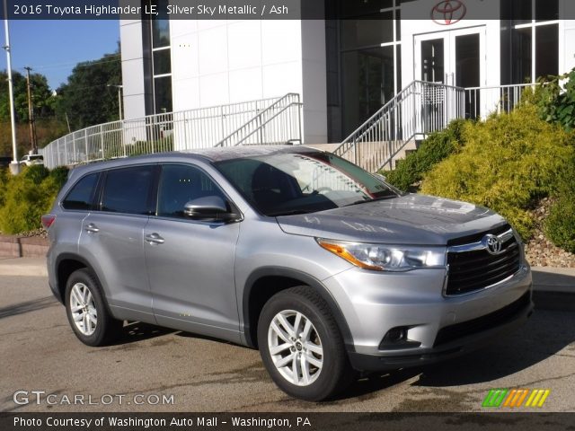 2016 Toyota Highlander LE in Silver Sky Metallic