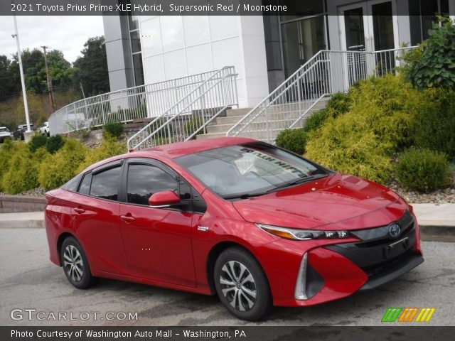 2021 Toyota Prius Prime XLE Hybrid in Supersonic Red
