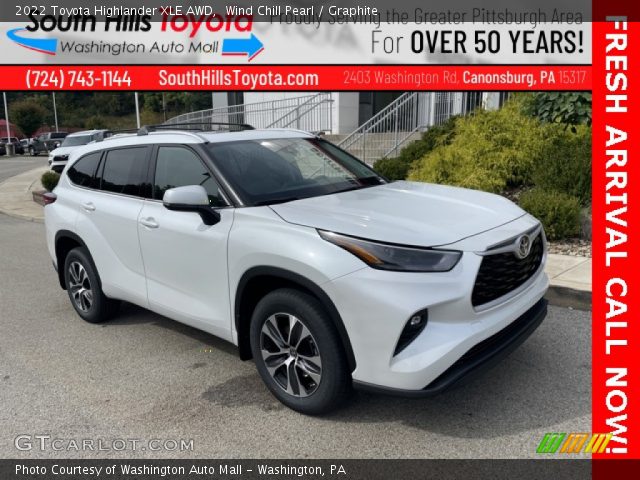 2022 Toyota Highlander XLE AWD in Wind Chill Pearl