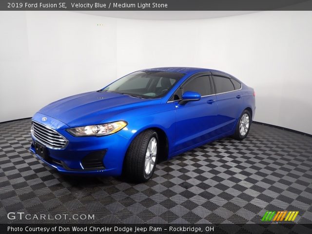 2019 Ford Fusion SE in Velocity Blue