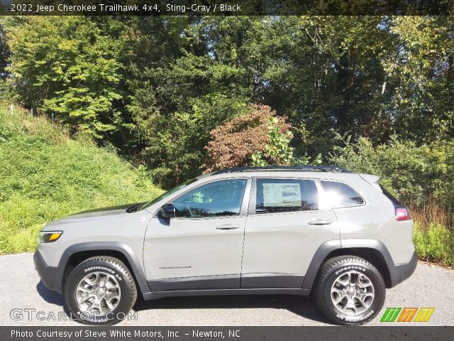 2022 Jeep Cherokee Trailhawk 4x4 in Sting-Gray