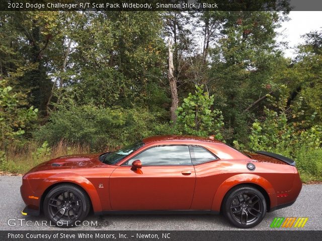 2022 Dodge Challenger R/T Scat Pack Widebody in Sinamon Stick