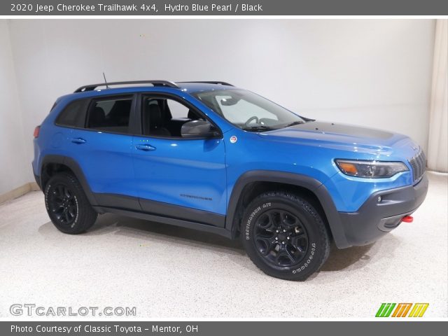 2020 Jeep Cherokee Trailhawk 4x4 in Hydro Blue Pearl