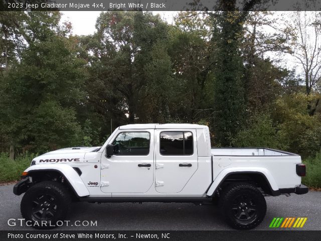 2023 Jeep Gladiator Mojave 4x4 in Bright White