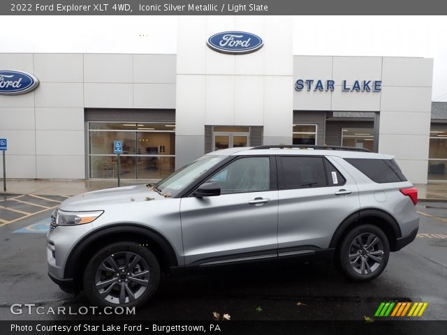 2022 Ford Explorer XLT 4WD in Iconic Silver Metallic