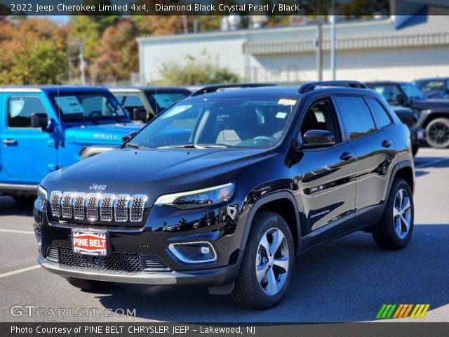 2022 Jeep Cherokee Limited 4x4 in Diamond Black Crystal Pearl