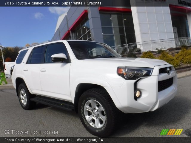 2016 Toyota 4Runner SR5 4x4 in Super White