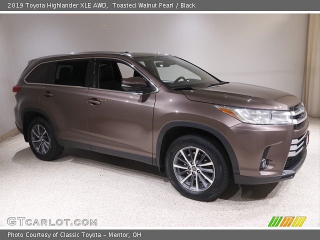 2019 Toyota Highlander XLE AWD in Toasted Walnut Pearl