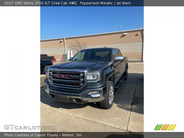 2017 GMC Sierra 1500 SLT Crew Cab 4WD in Pepperdust Metallic