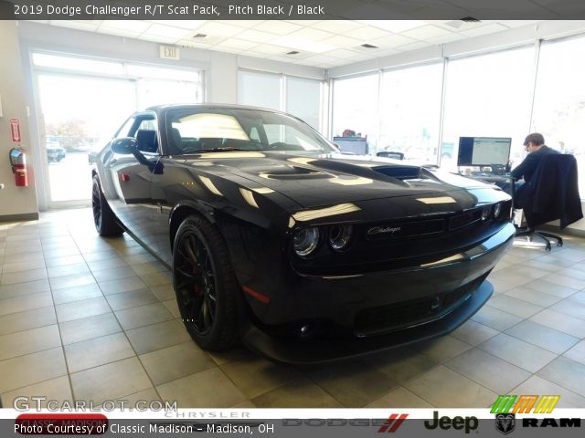 2019 Dodge Challenger R/T Scat Pack in Pitch Black