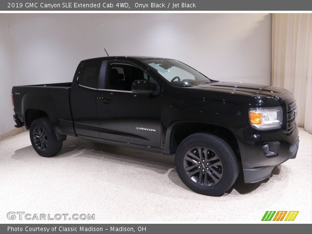 2019 GMC Canyon SLE Extended Cab 4WD in Onyx Black