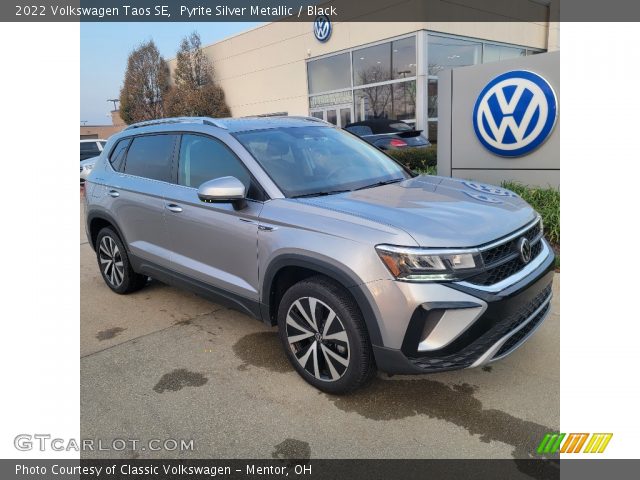 2022 Volkswagen Taos SE in Pyrite Silver Metallic