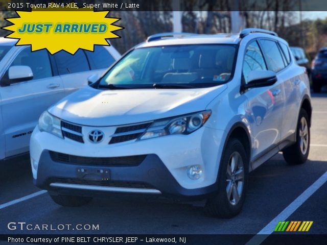 2015 Toyota RAV4 XLE in Super White