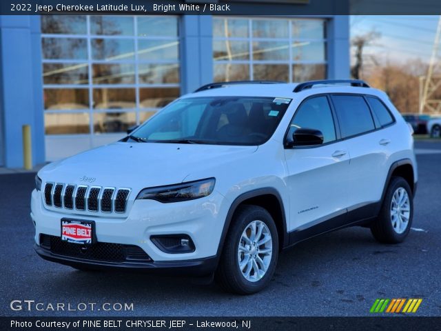 2022 Jeep Cherokee Latitude Lux in Bright White