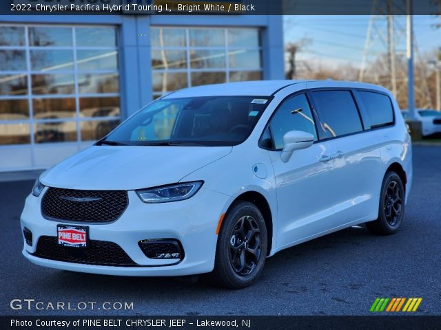 2022 Chrysler Pacifica Hybrid Touring L in Bright White
