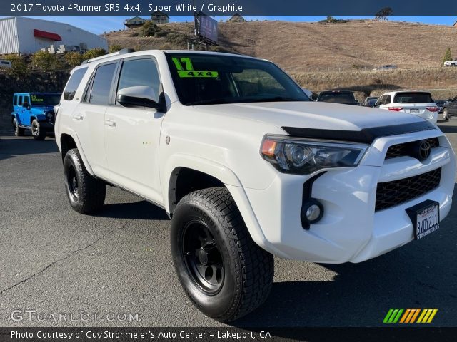 2017 Toyota 4Runner SR5 4x4 in Super White