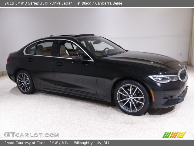 2019 BMW 3 Series 330i xDrive Sedan in Jet Black