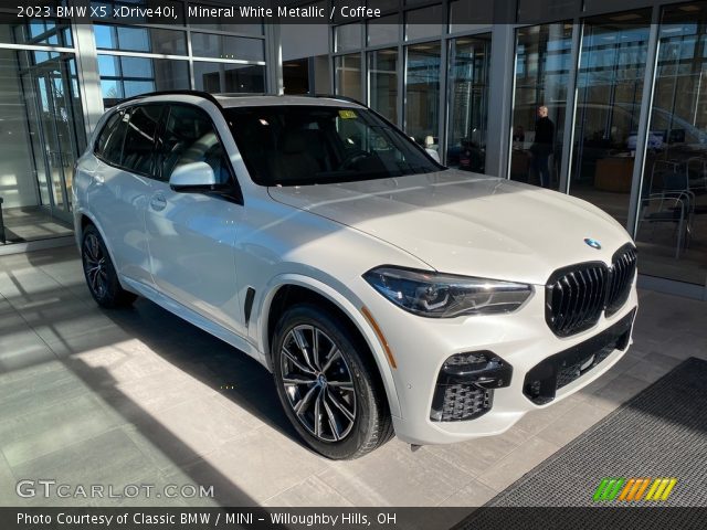 2023 BMW X5 xDrive40i in Mineral White Metallic