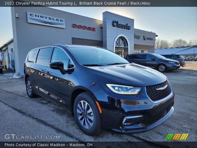 2022 Chrysler Pacifica Hybrid Touring L in Brilliant Black Crystal Pearl
