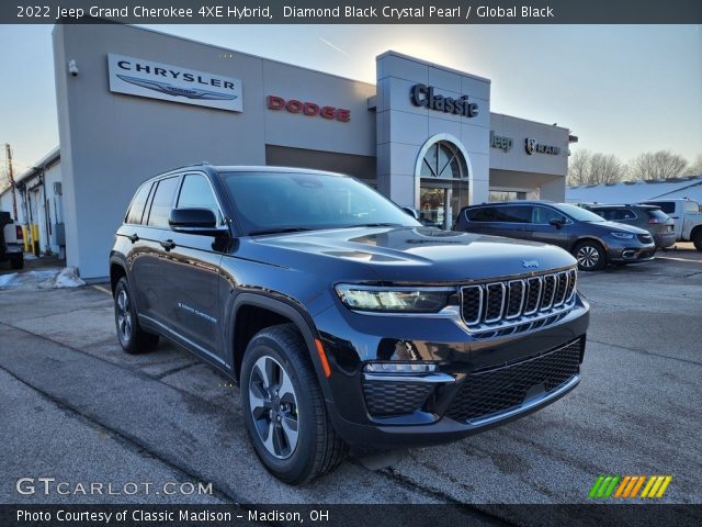 2022 Jeep Grand Cherokee 4XE Hybrid in Diamond Black Crystal Pearl