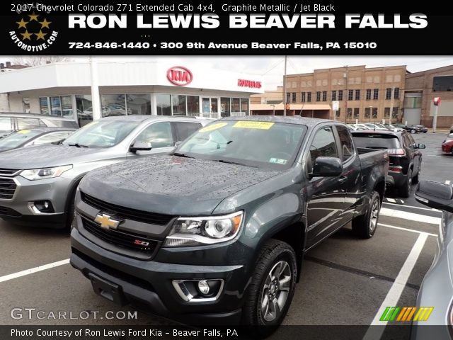 2017 Chevrolet Colorado Z71 Extended Cab 4x4 in Graphite Metallic