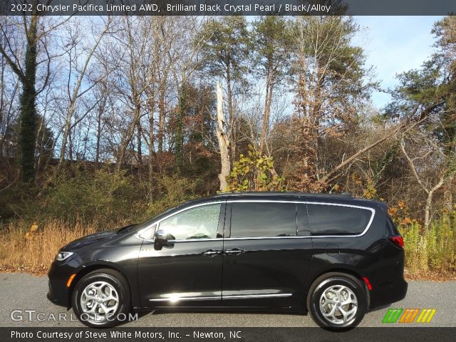 2022 Chrysler Pacifica Limited AWD in Brilliant Black Crystal Pearl