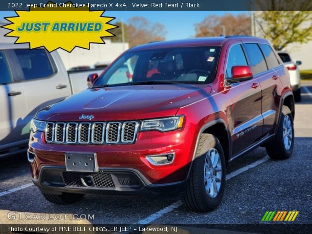 2022 Jeep Grand Cherokee Laredo X 4x4 in Velvet Red Pearl