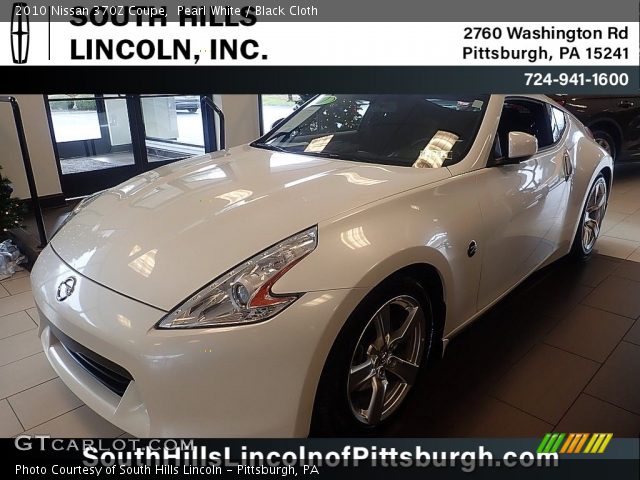 2010 Nissan 370Z Coupe in Pearl White