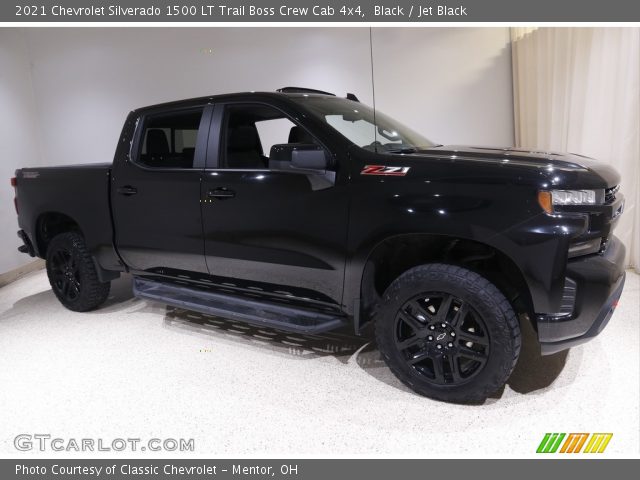 2021 Chevrolet Silverado 1500 LT Trail Boss Crew Cab 4x4 in Black