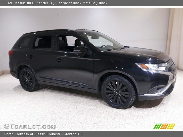 2020 Mitsubishi Outlander LE in Labrador Black Metallic