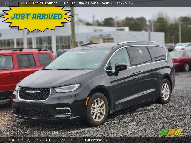 2021 Chrysler Pacifica Touring L in Brilliant Black Crystal Pearl