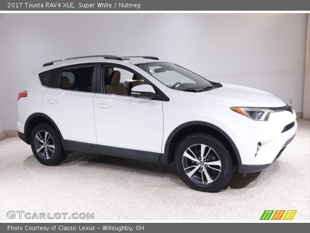 2017 Toyota RAV4 XLE in Super White