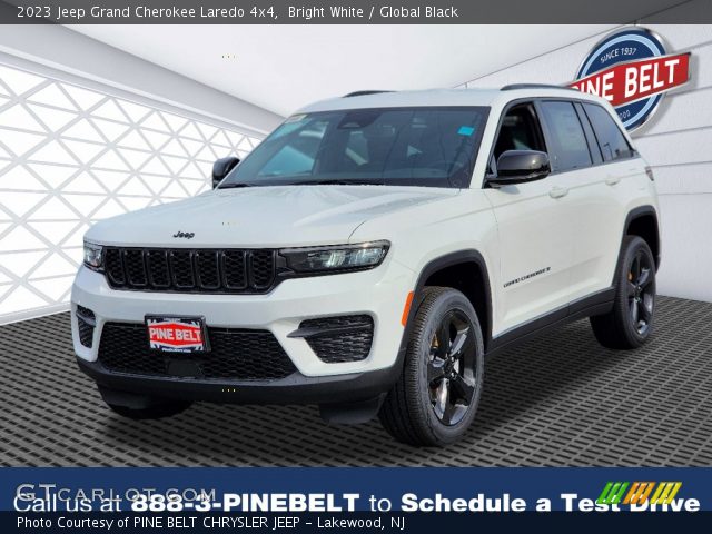 2023 Jeep Grand Cherokee Laredo 4x4 in Bright White