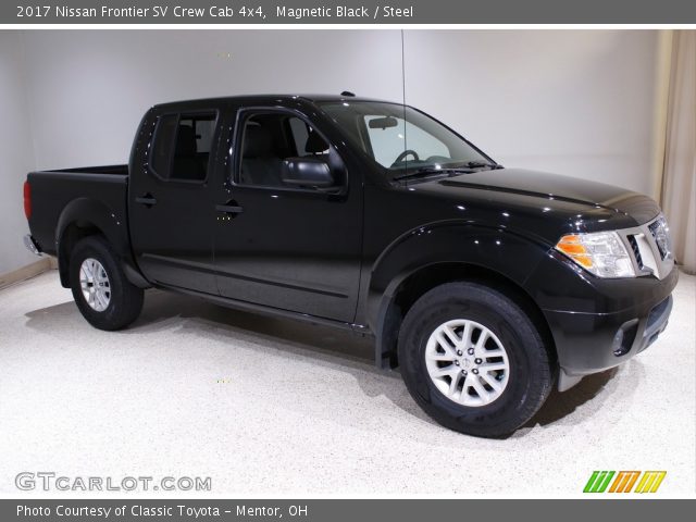 2017 Nissan Frontier SV Crew Cab 4x4 in Magnetic Black