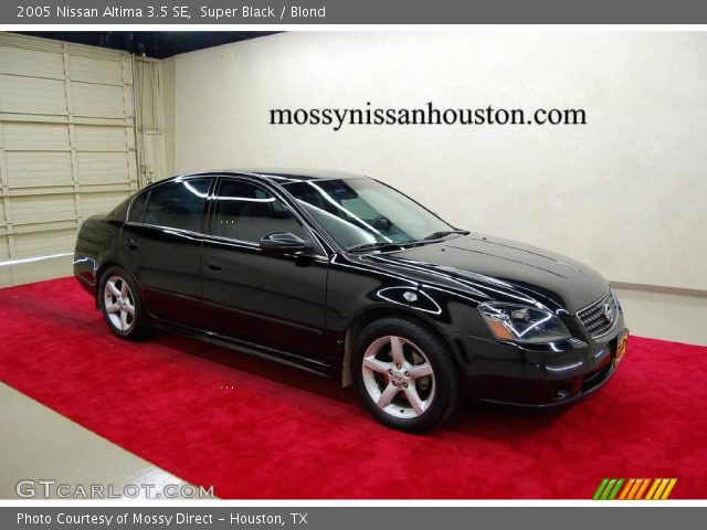 2005 Nissan Altima 3.5 SE in Super Black