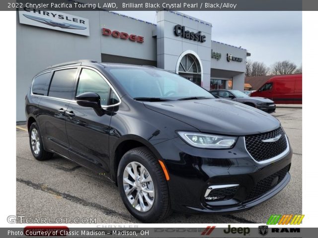 2022 Chrysler Pacifica Touring L AWD in Brilliant Black Crystal Pearl