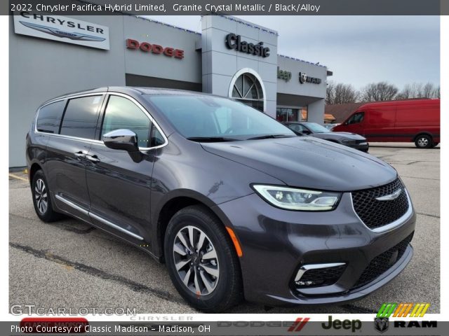 2022 Chrysler Pacifica Hybrid Limited in Granite Crystal Metallic
