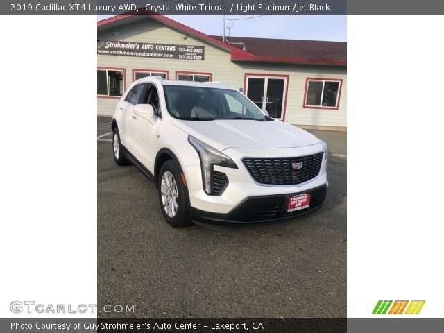 2019 Cadillac XT4 Luxury AWD in Crystal White Tricoat