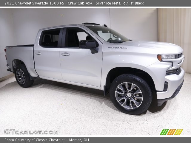 2021 Chevrolet Silverado 1500 RST Crew Cab 4x4 in Silver Ice Metallic