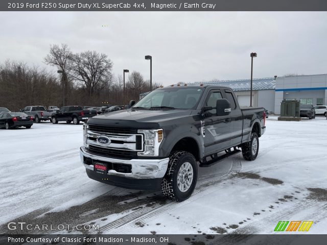 2019 Ford F250 Super Duty XL SuperCab 4x4 in Magnetic