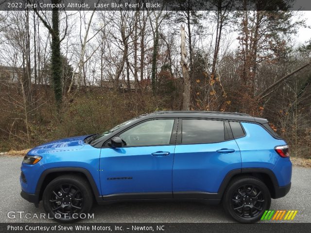 2022 Jeep Compass Altitude in Laser Blue Pearl
