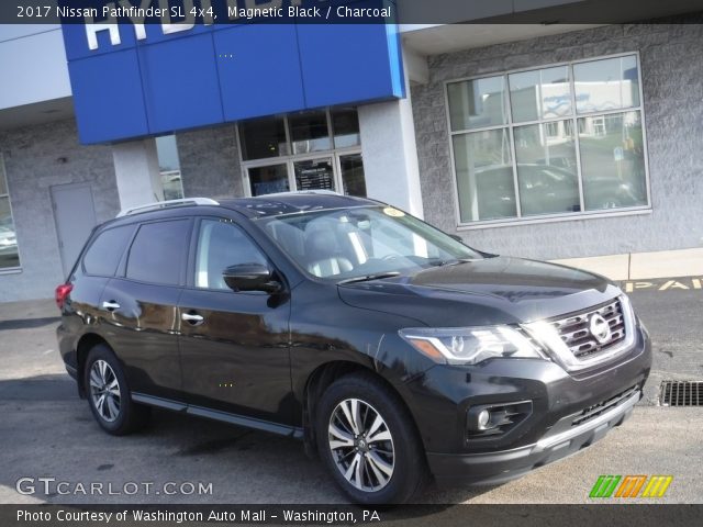 2017 Nissan Pathfinder SL 4x4 in Magnetic Black