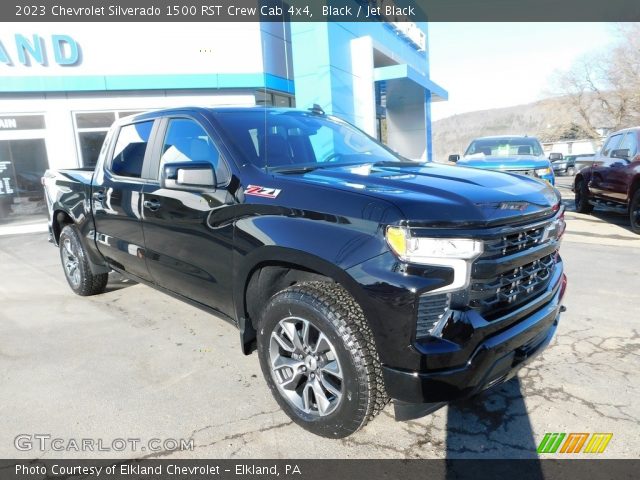 2023 Chevrolet Silverado 1500 RST Crew Cab 4x4 in Black