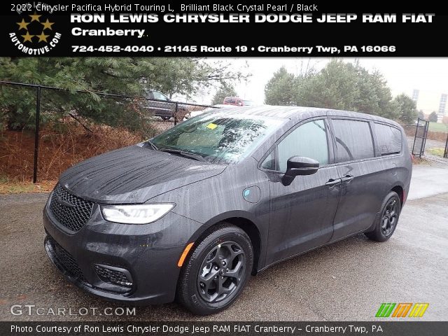 2022 Chrysler Pacifica Hybrid Touring L in Brilliant Black Crystal Pearl