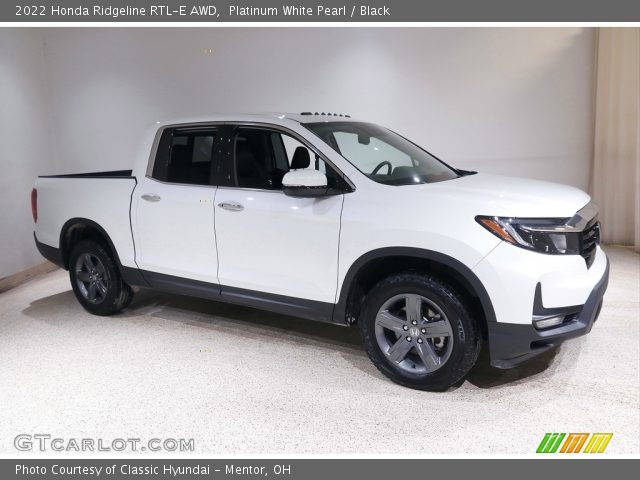 2022 Honda Ridgeline RTL-E AWD in Platinum White Pearl